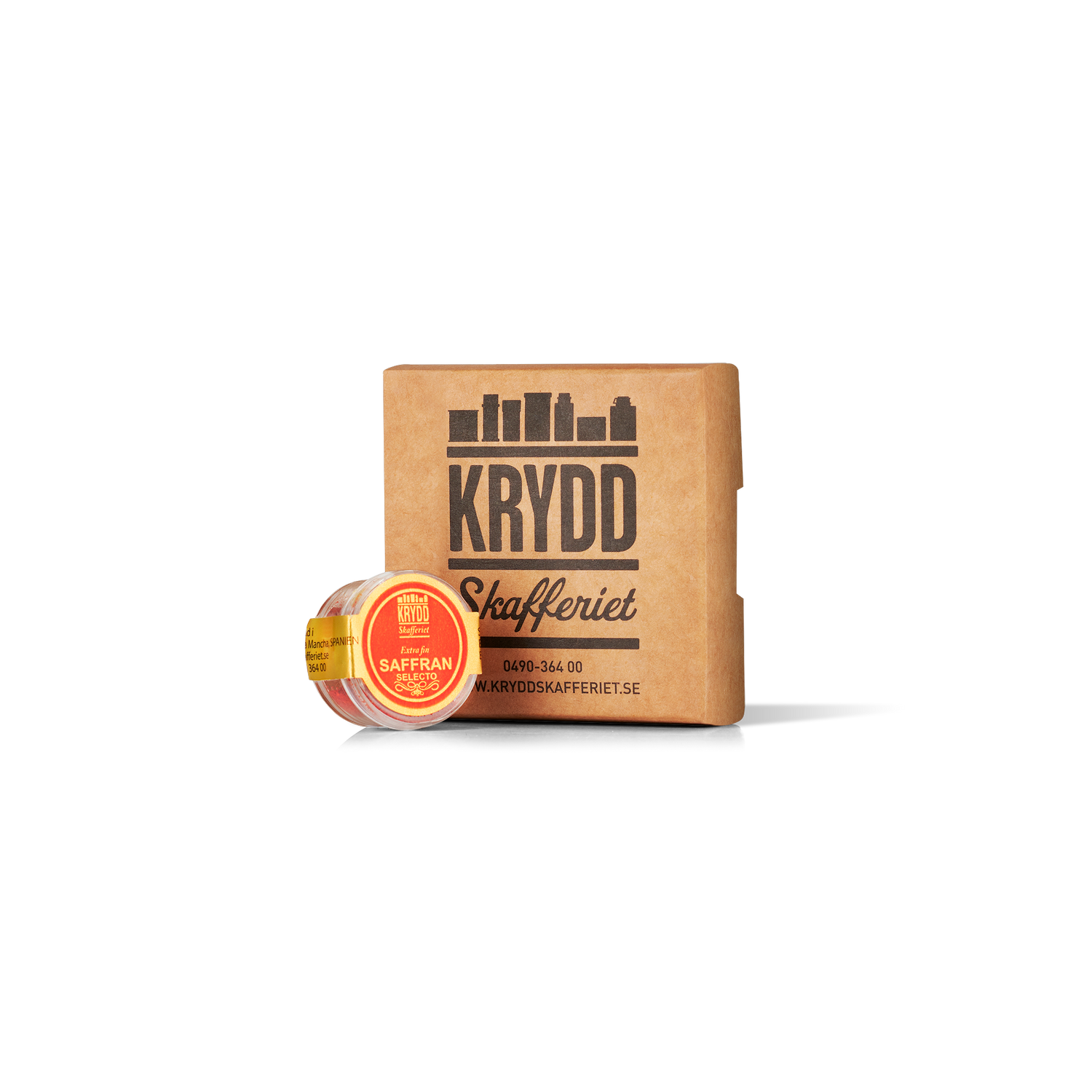 Fyrapack saffran i små burkar framför brun kryddförpackning, vit bakgrund.