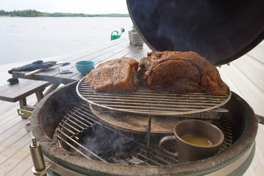 Fläskkött på träkolsgrill